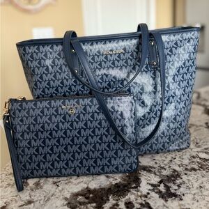 Michael Kors Carter Large Navy Tote and Matching Jet Set Charm Large Wristlet